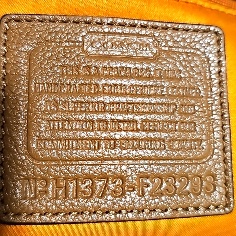 Coach Large Tan Leather Hobo Bag, Top Zip Closure - Picture 8 of 9